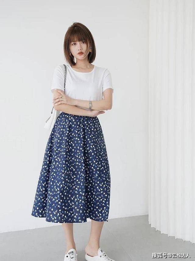 整体 吊带裙大势已去,今夏流行“T恤+半裙”,时髦又舒适