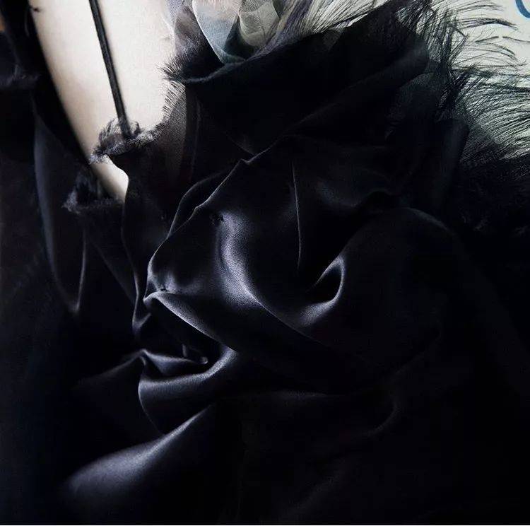 戏剧性 如此戏剧性的舞台表演，原来都是时装秀！