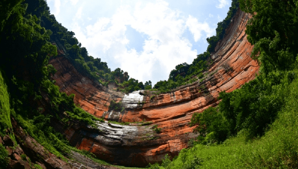 貴州赤水丹霞國家地質公園位於貴州