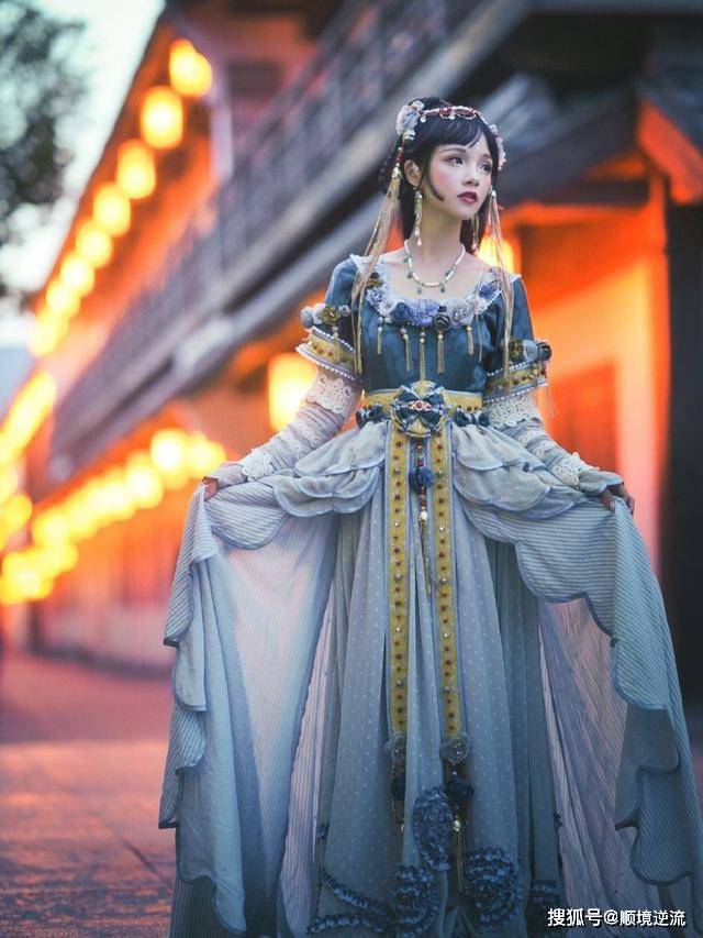 一直以为洛丽塔只能软萌可爱，看到古风花嫁后才发现，我错了_配饰