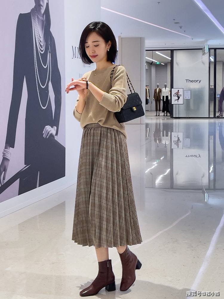 整体 今年建议多穿“针织衫”和“半身裙”,学会这样搭,优雅到骨子里