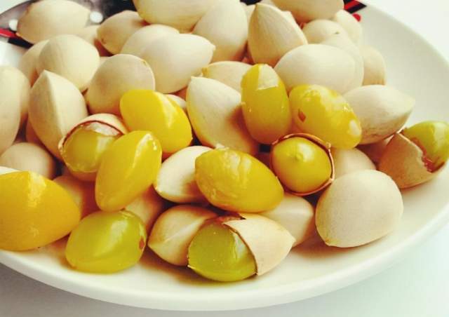 周女士|近期，很多人由于此“果”中毒！街头有很多，真心不能随意吃