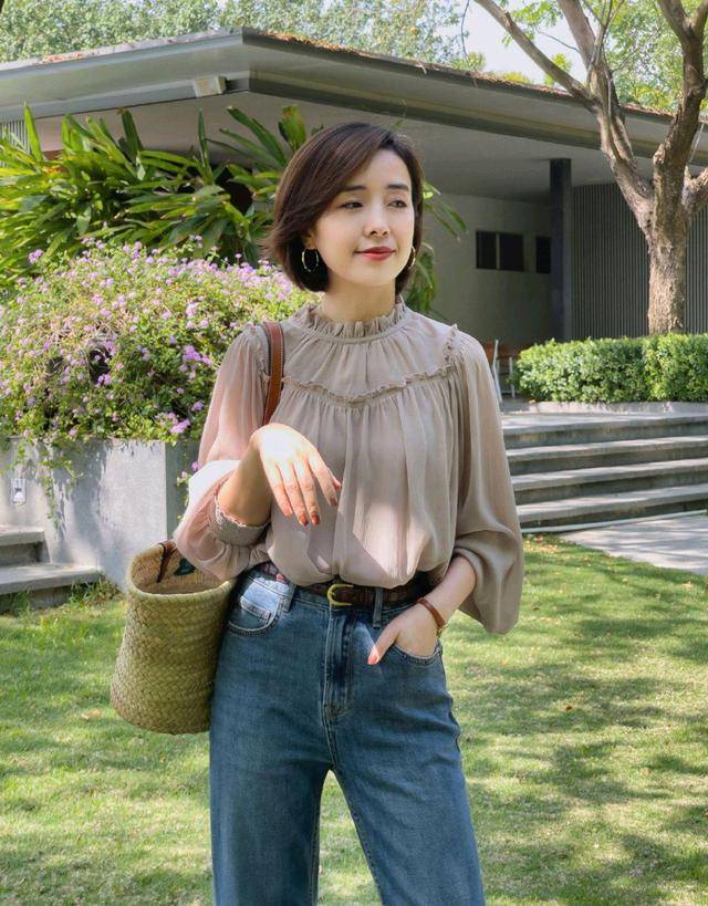 下半身 百搭简约的日常穿搭示范，可甜可咸又有质感，怎么穿都不出错