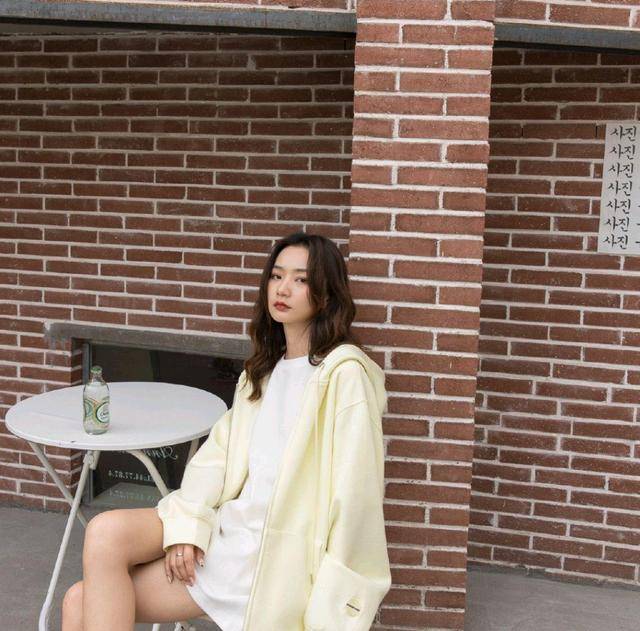 下半身 百搭简约的日常穿搭示范,可甜可咸又有质感,怎么穿都不出错