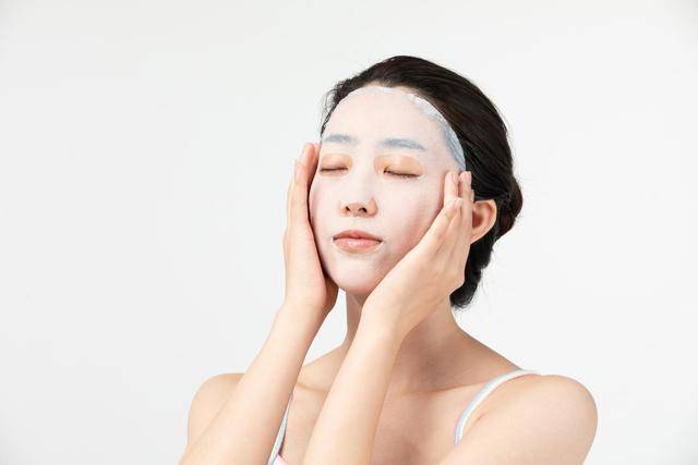 护肤品冬季皮肤会变差？这几个护肤误区，看看你中了几点！