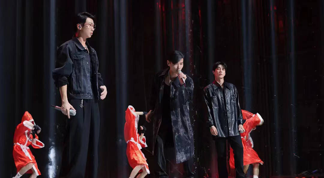 张晋|芒果发布会:综艺片单新鲜出炉,11位哥哥亮相精彩亮相,大湾区合体清唱粤语歌