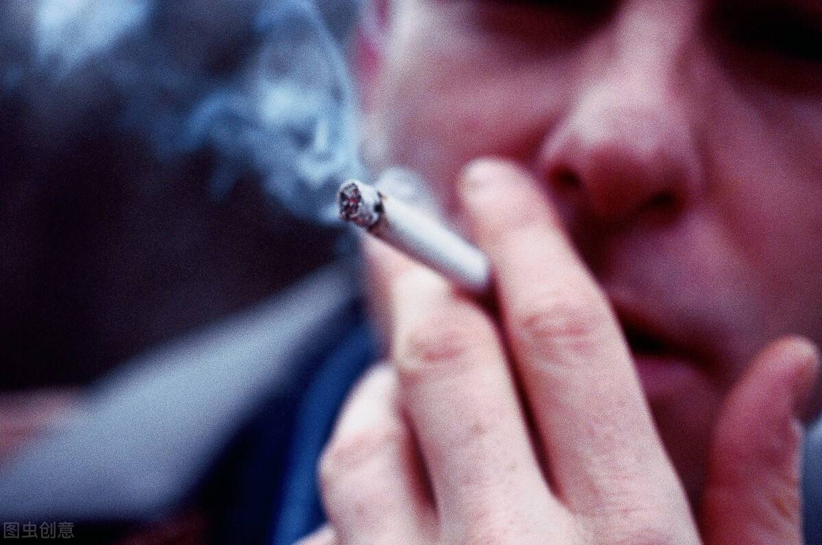 长期抽烟的人会得癌症吗 肺癌的早期症状和前兆
