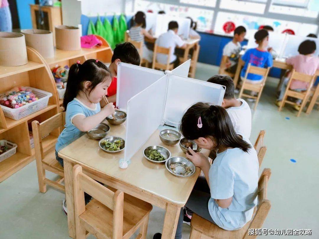 教育引导|幼儿园班主任透露：三种孩子更受老师的“偏爱”，家长可别不理解