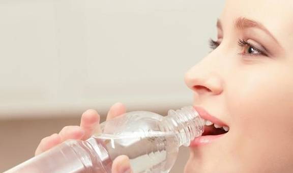 睡眠|寿命长的女人,晚上都爱做3件事,若你都有,说明长寿和你有缘