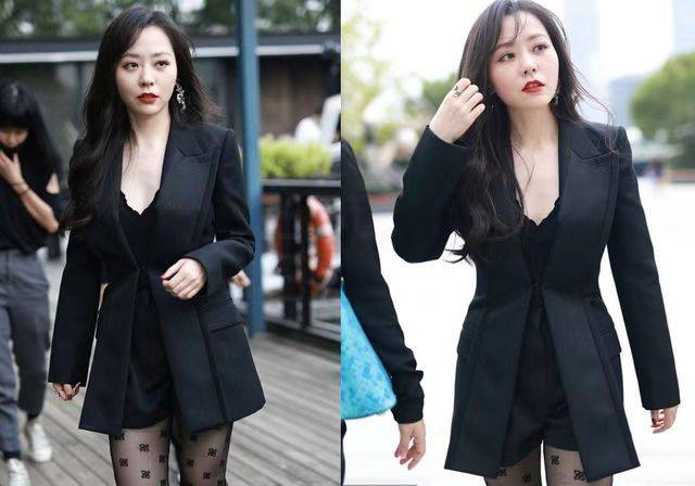 整体 张靓颖不到40就开始发福,穿西装配黑丝气质变了样,看着更有韵味