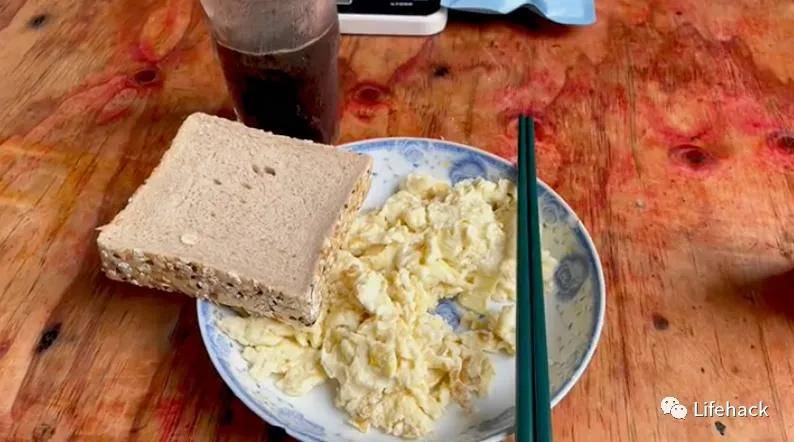 锻炼|农村小伙疯狂秀肌肉，身材碾压99%健身教练