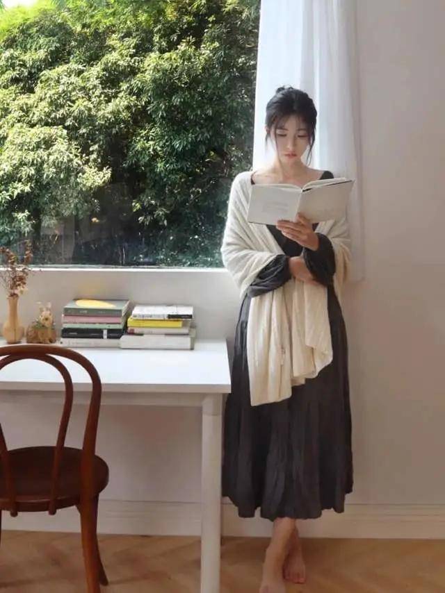 配饰越老越迷人的女人,大多数都有这五个习惯,优雅气质让人羡慕