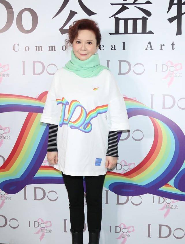 宁静 年纪越大越敢穿，49岁宁静，60岁蔡明，61岁宋丹丹，绝对是时尚咖