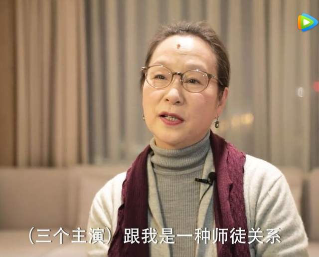 却表现得非常清心寡欲,无欲无求,可却任由自己无能的儿子在官场里胡来