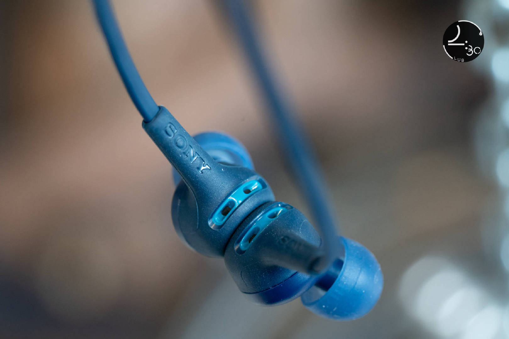 轻巧更带劲索尼wixb400颈挂式蓝牙耳机体验