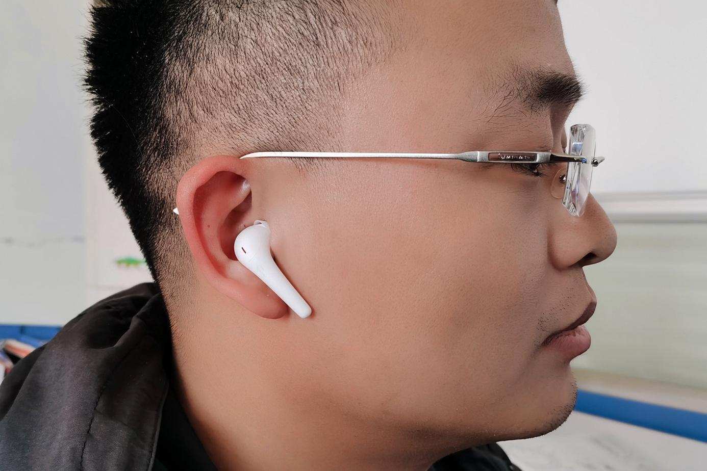 小巧精致，日夜随行，1MORE舒适豆升级版 ComfoBuds 2耳机评测