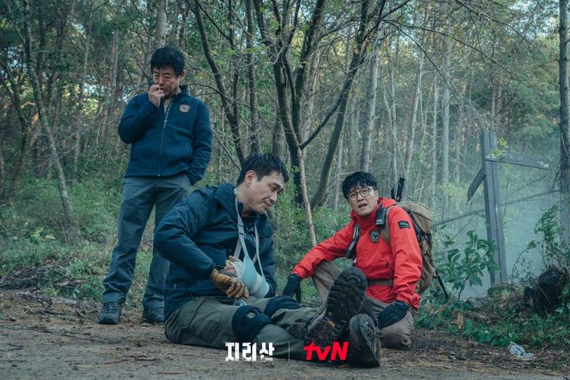 评价|10月开播韩剧评价！《智异山》剧情获好评、《恋慕》评价两极，这部收视攀升