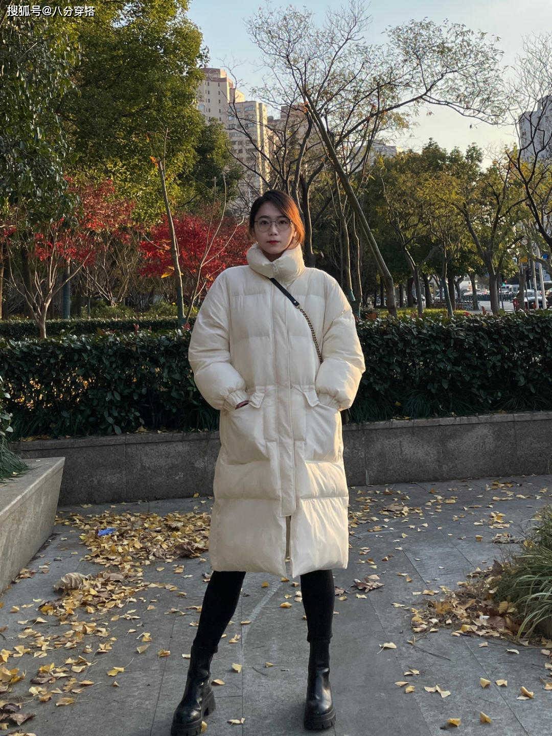 整体 紧身牛仔裤可不是什么非主流单品，冬天穿它出门，遮肉显瘦又显高