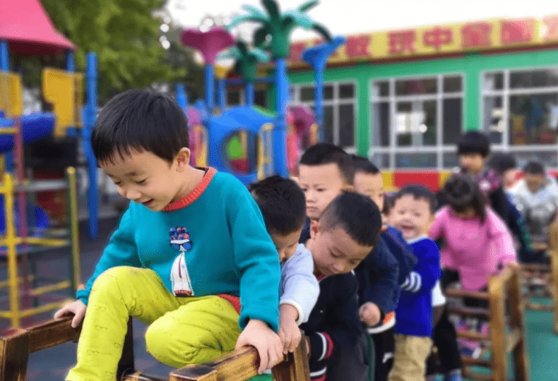 班型|幼儿园变相“打听家底”，作业内容是与车合影，不料被家长反套路