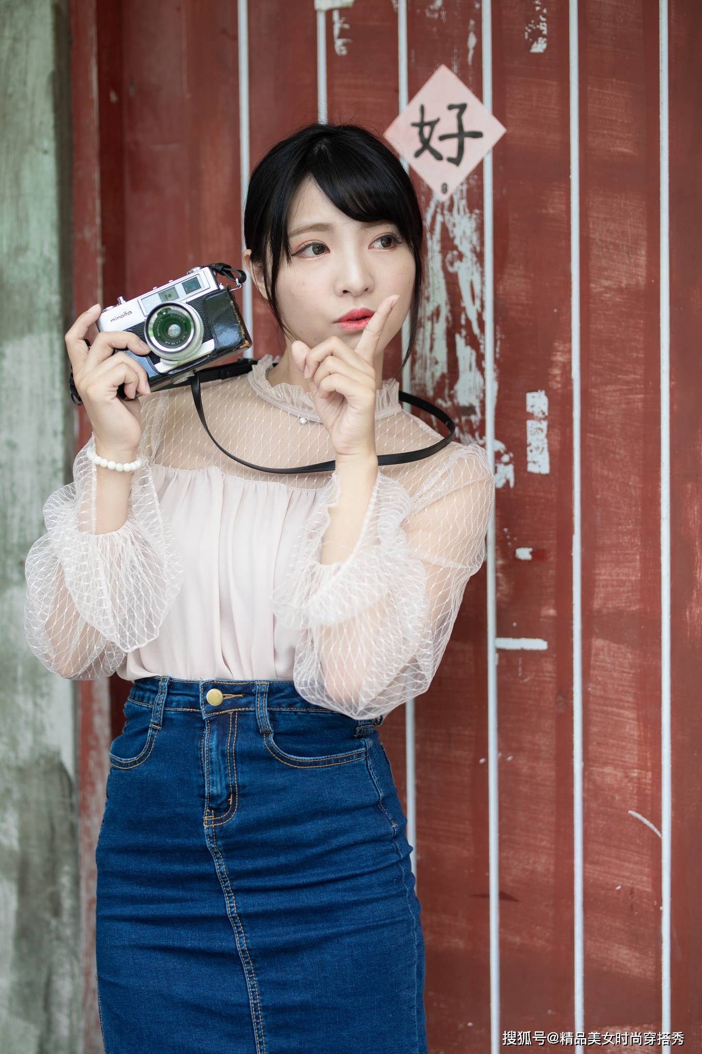 松紧 牛仔裙怎么搭配好？这样穿让你美出新高度