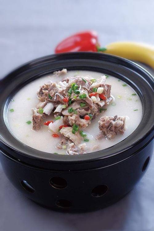 多吃羊肉可以补气血，补肾壮阳，温补驱寒羊肉煲汤做法来了