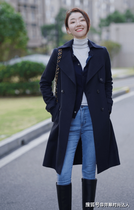 帆布鞋 今年多穿“大衣”,内搭毛衣牛仔裤,下搭帆布鞋、靴子时髦高级