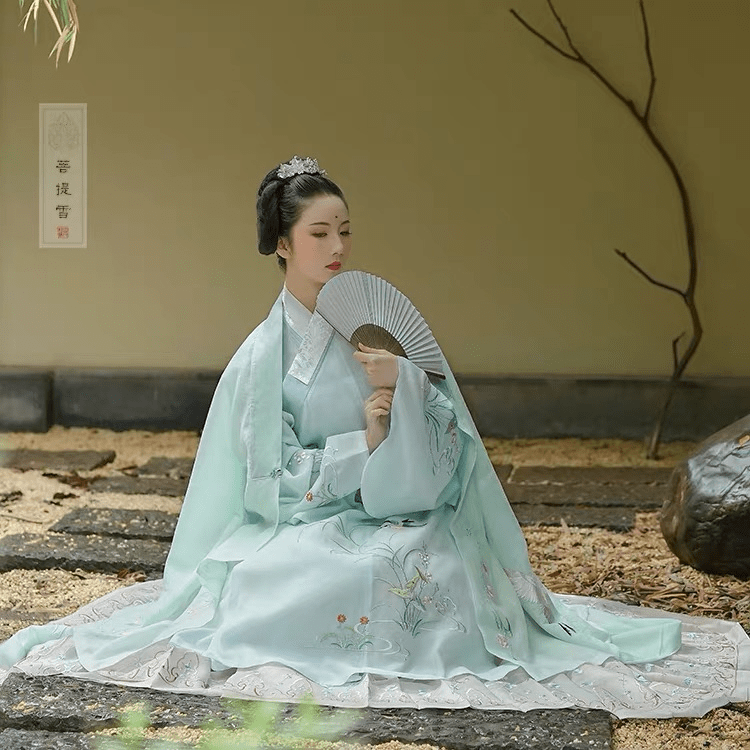 刺绣 得不到的永远在骚动？本期盘点“得不到”的汉服，有你的白月光吗