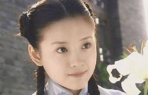网友 同样是蕾丝短裤,看完董洁再看梅婷,网友:优雅和妩媚一目了然