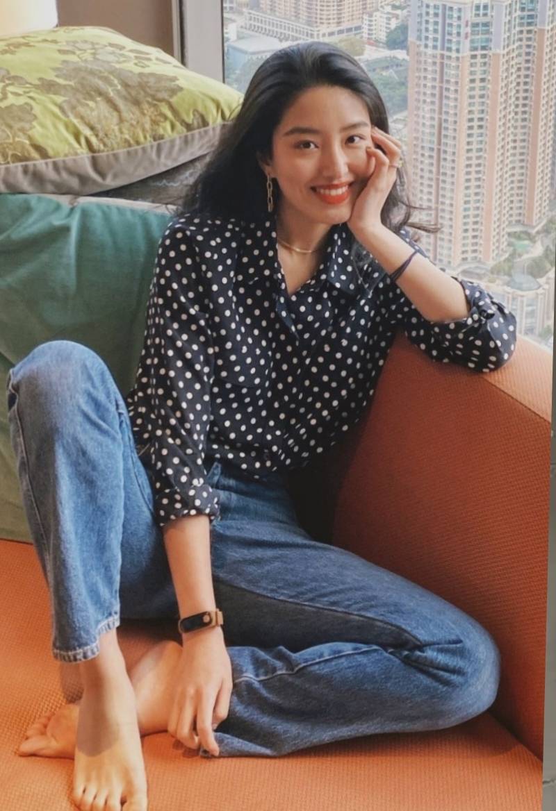 美人 杨采钰复古造型信手拈来，学学她的“法式美人”穿搭