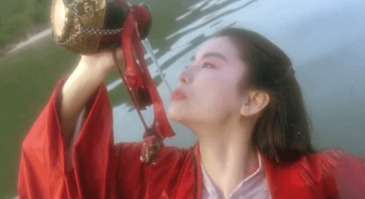 生活十大风情美人今昔颜值对比，有人颜垮了，有人优雅老去，差距真大