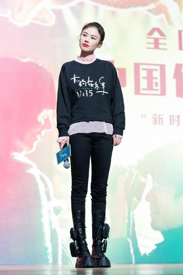 颧骨 马思纯瘦了后真像是换个人，颜值回归看着更嫩，颧骨突出真瘦不少