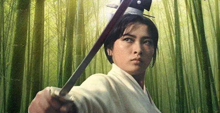 徐枫|徐枫:5岁丧父,16岁从影,前夫狂赌,一手烂牌硬是打得熠熠生辉