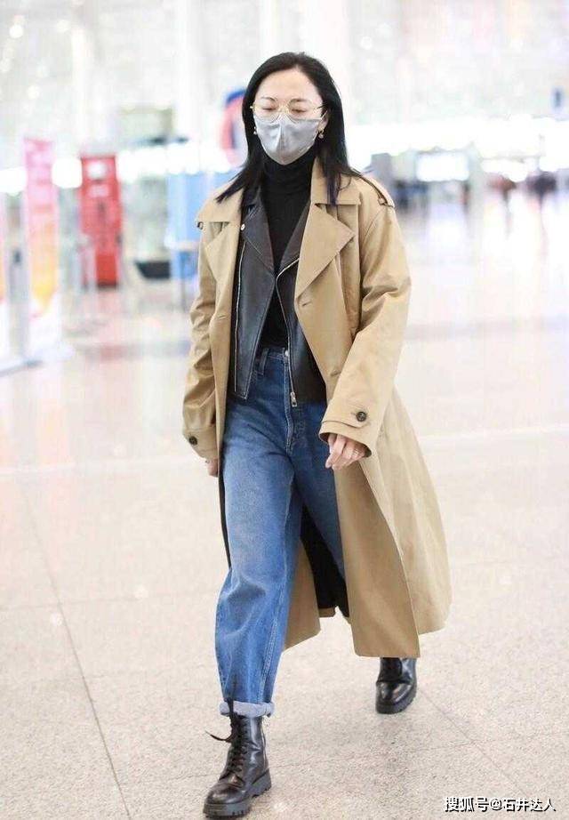 姚晨 姚晨的衣品又开挂，风衣叠穿皮衣高级洋气，这气质太有范了