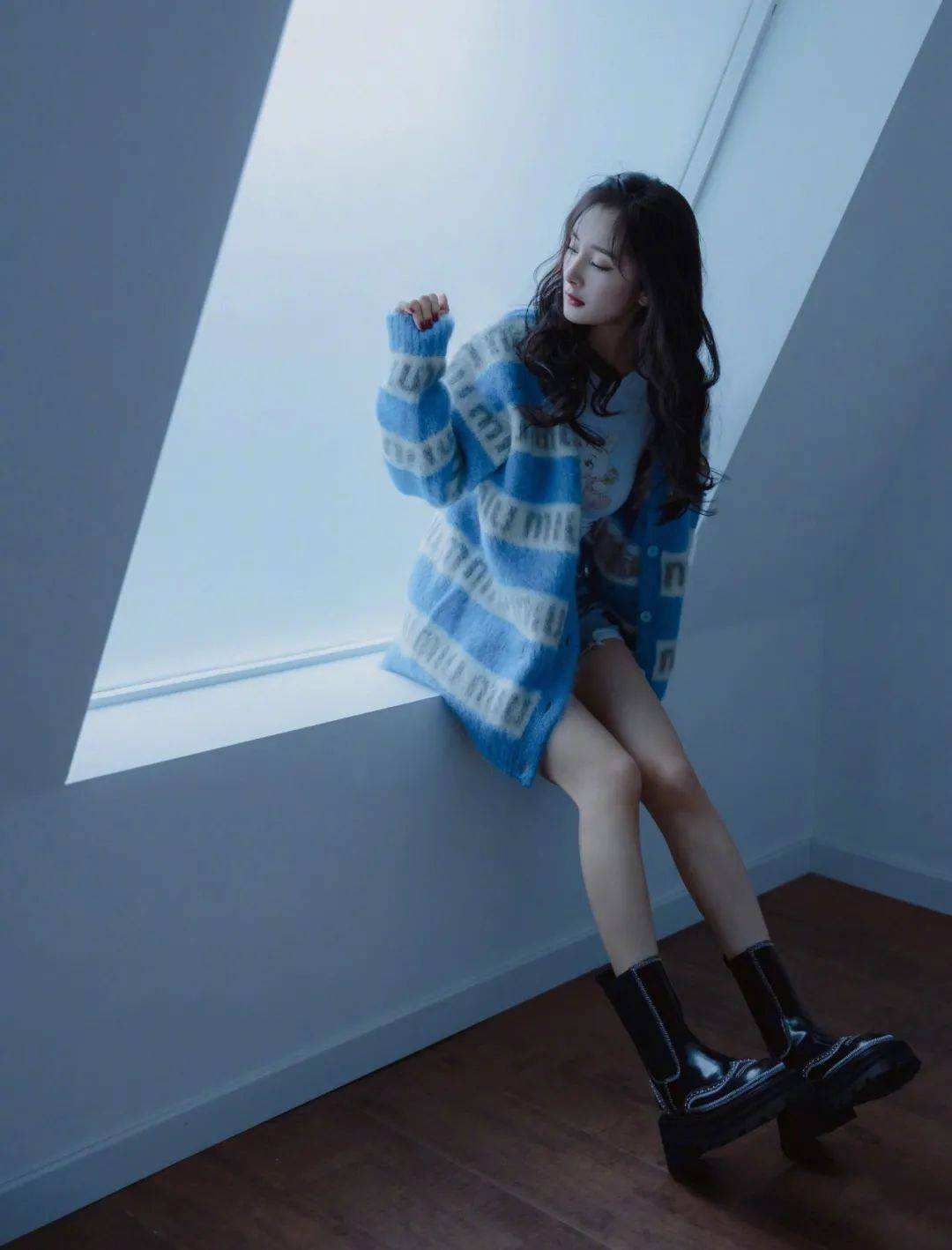 杨幂 这么多年过去了，杨幂的下衣失踪依旧看不腻啊！