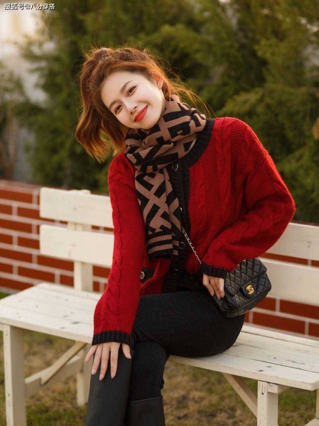 设计 别再选圆领毛衣做内衬了！冬天选“它”才最时髦，保暖又精致