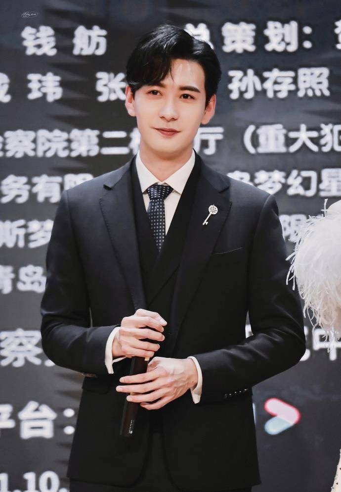 慕容复|曾是最帅“慕容复”，现成发福大叔魅力不减，老演员果然厉害