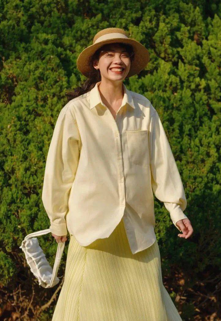 显得 秋冬必备的4条厚裙子！上身绝美，太显瘦了！