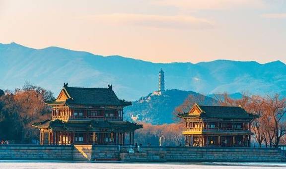 北京一座大型皇家园林，以西湖为模板建造，名气却比西湖大