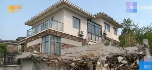 业主举报邻居私挖地下室 结果自己家车库被推倒 男子 蓄意报复 冯先生 全网搜
