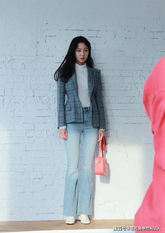 面部打扮看起来&quot;贵气&quot;的女人，基本会有这5个特征，气质很重要