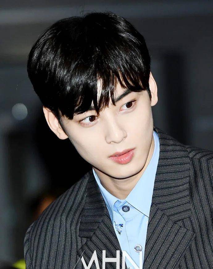 金发抄袭Lisa“太妹头”的佟丽娅一夜刷爆几亿播放量？内娱女爱豆都看跪了！