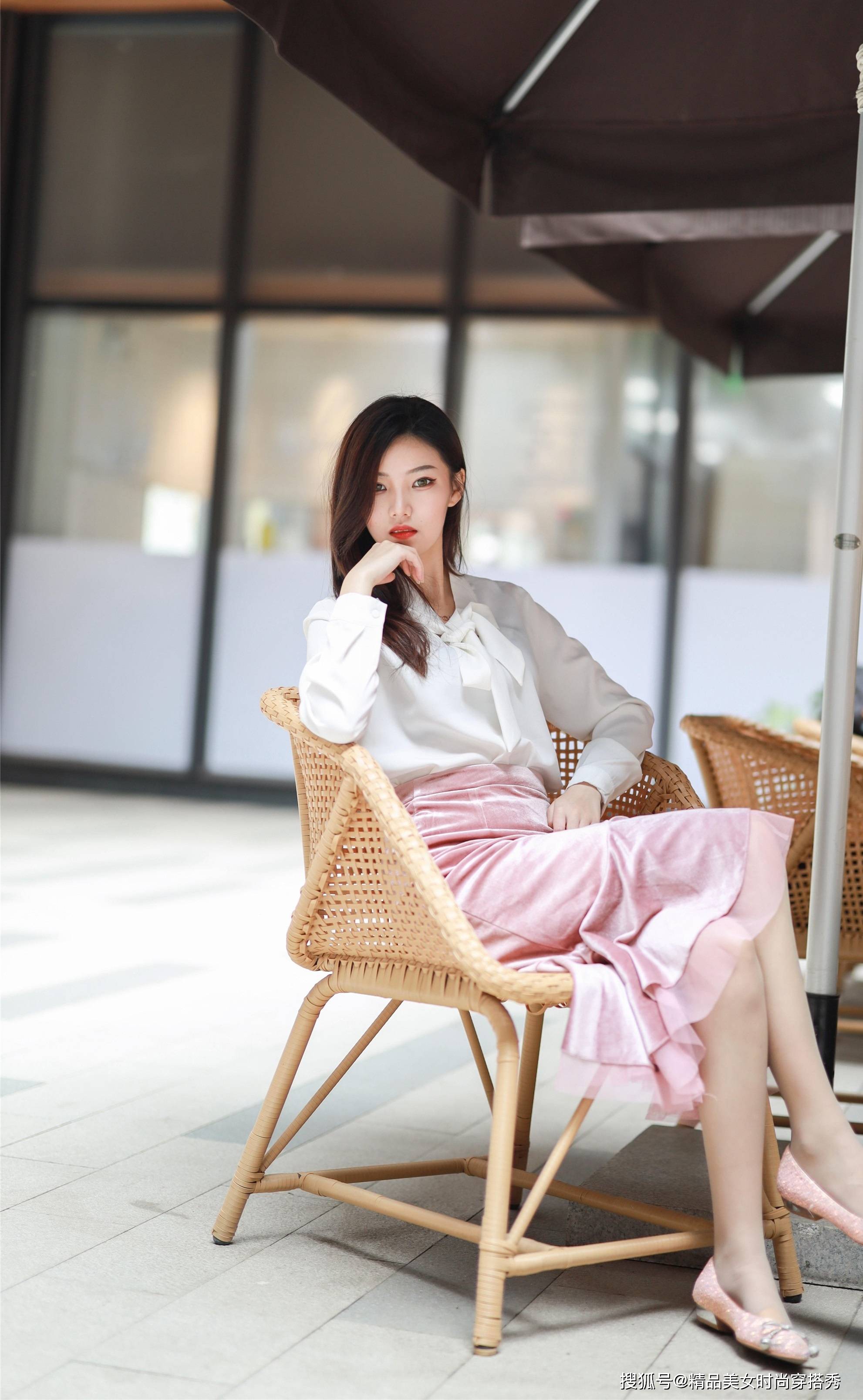 鱼尾 优雅又不失简约感的白色衬衫，让你在任何场合都能秀出女人味