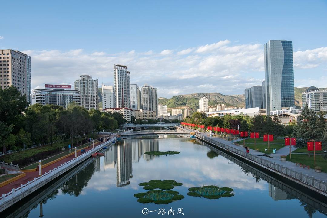 交通|西宁市真的落后吗？实地旅游才知道繁华摩登，景色还很美