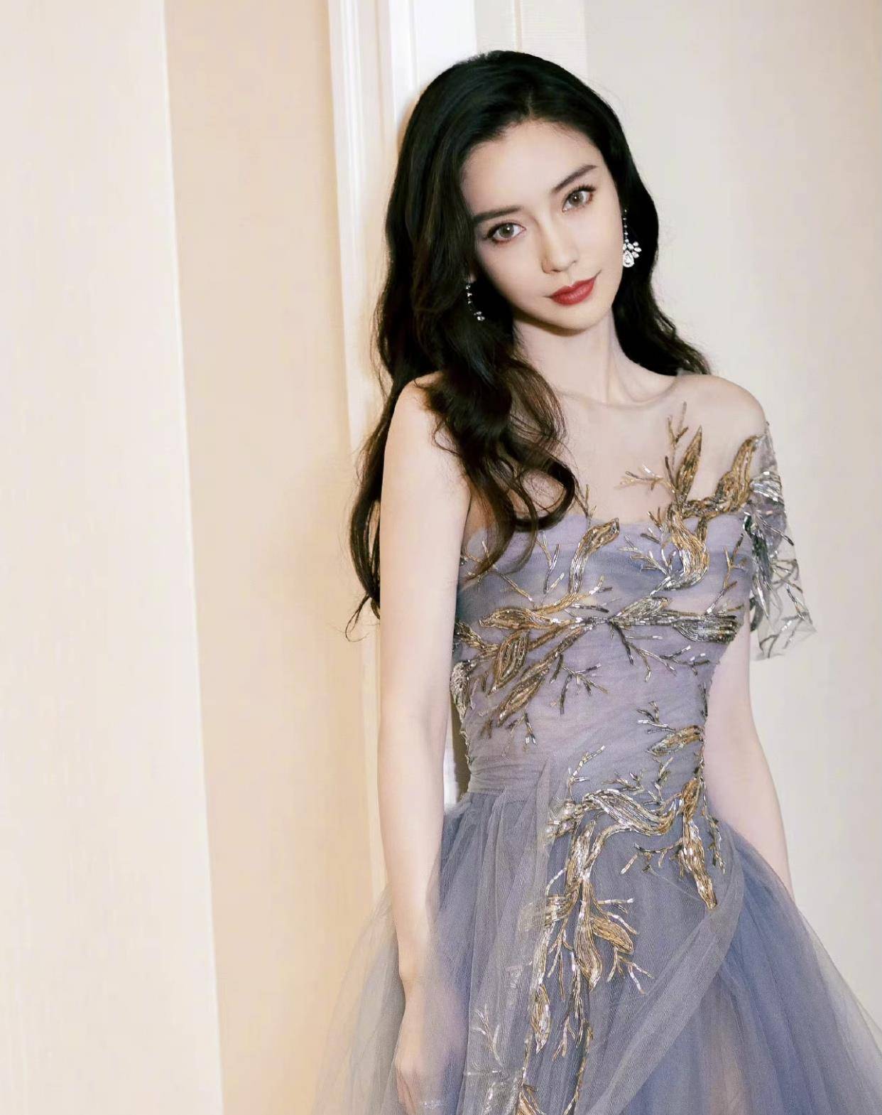 眼睛杨颖为什么拥有少女感？