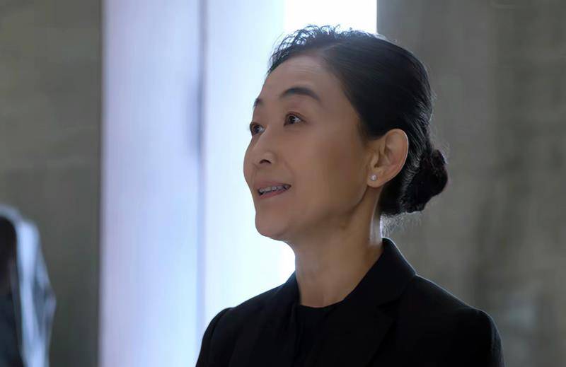 角色|她是特立独行的高干子弟，拿到演员的大满贯，却坚持守不婚不育