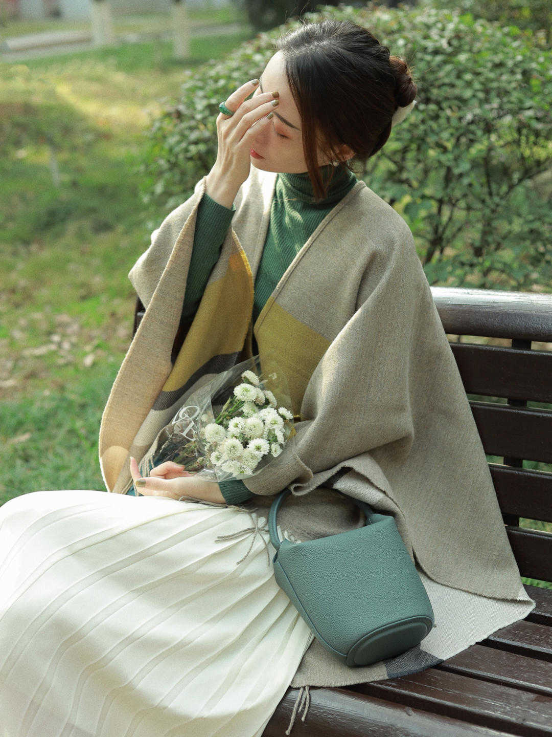 黑色 秋冬一定要试试“紧身打底+高腰半身裙”，温柔优雅，时髦百搭