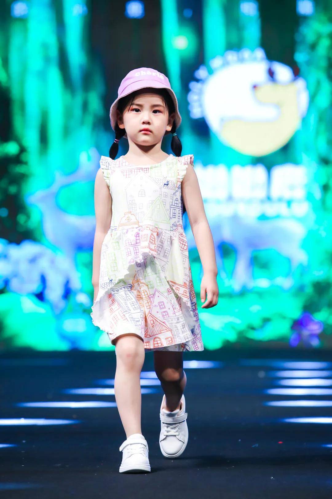 碰撞 上海少儿时尚周丨国潮与休闲碰撞的国民童装