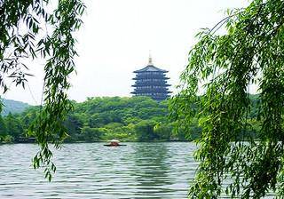 十八首西湖诗词｜杭州之美在西湖，西湖之美又在传奇的爱情故事里