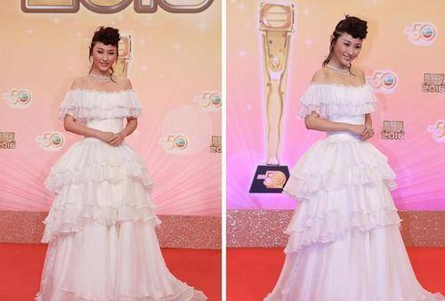 美眉 刘心悠发型挺复古，但穿的“蛋糕裙”倒是挺甜美，风格真有点不搭