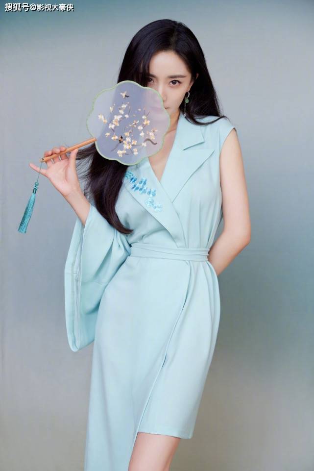 风潮 杨幂最新写真国风造型，显清新纯美，网友表示：太温婉可人了